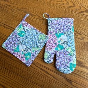 Vera Bradley hot pad set